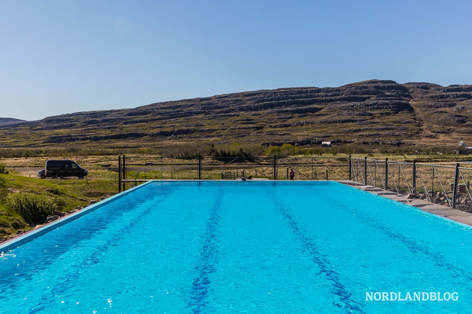 Schwimmbad an der heißen Quelle von Gvendarlaug