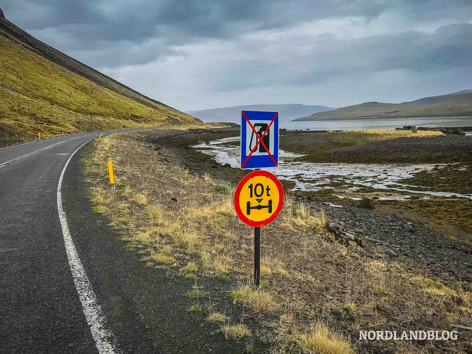 Schild in den Westfjorden in Island