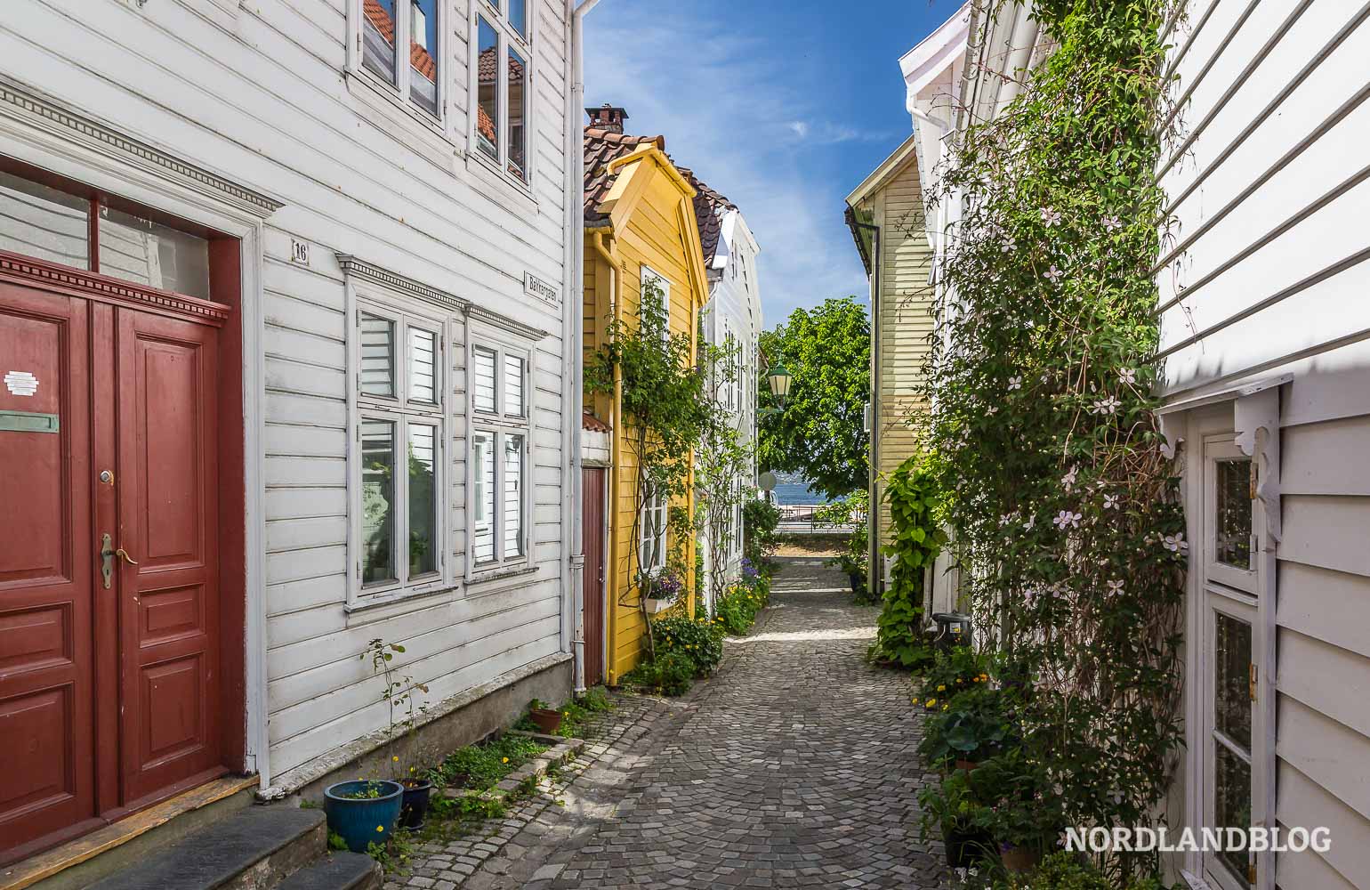 In den malerischen Gassen der Altstadt von Bergen - eines der besonderen Highlights in Bergen