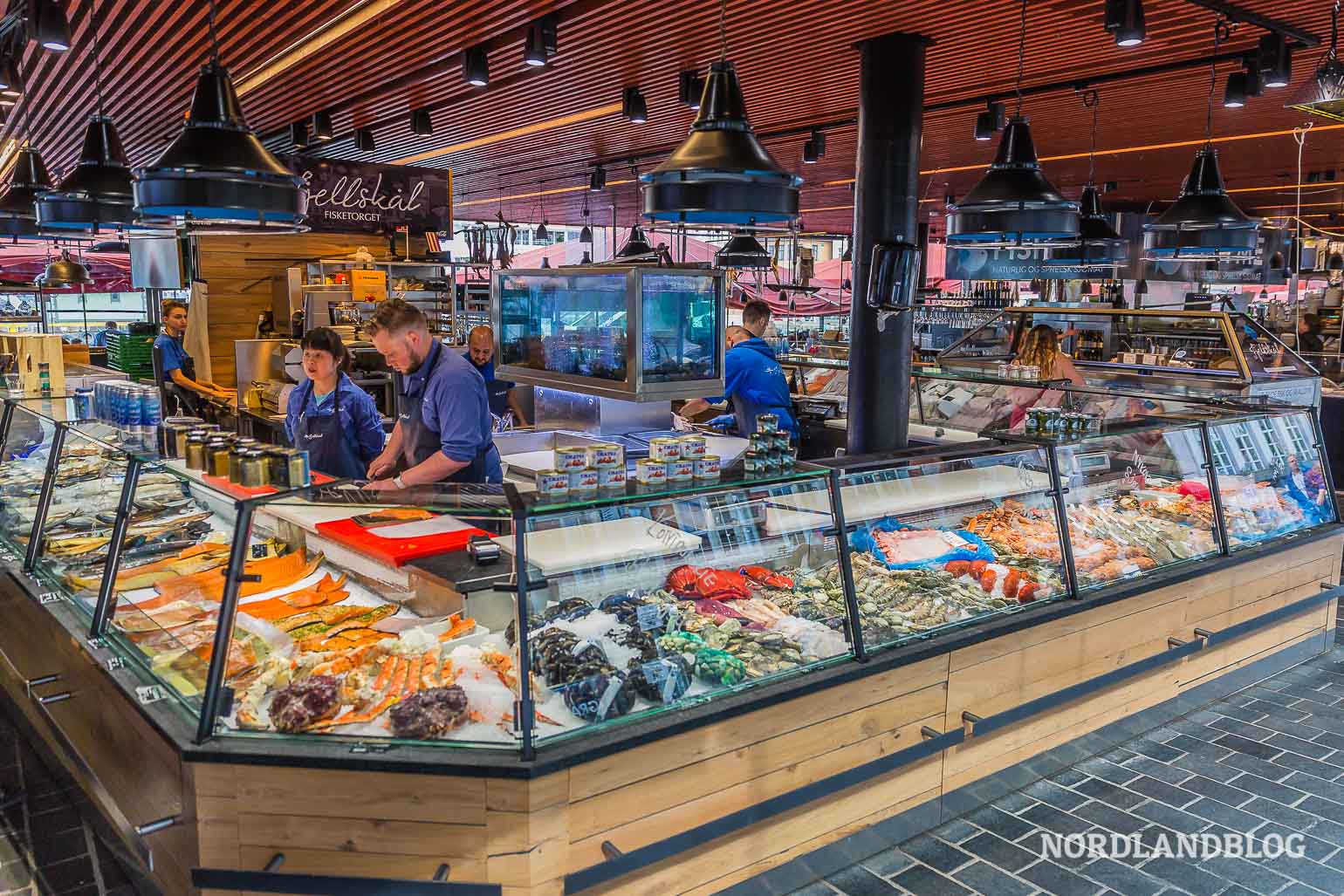 Fisketorget - der populäre Fischmarkt in Bergen - eines der absoluten Highlights in Bergen