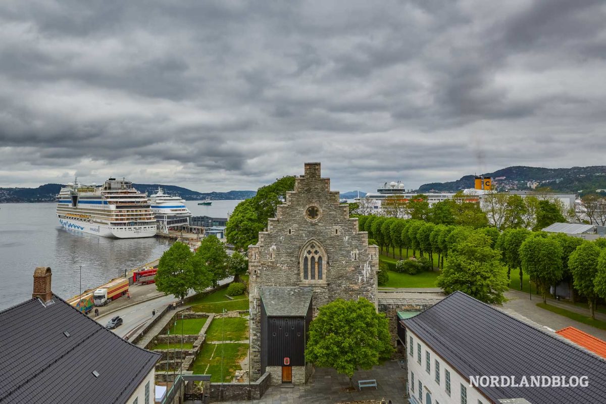 22 Highlights und Insider-Tipps für deinen Trip nach Bergen (Norwegen) 22 Highlights und Insider-Tipps für deinen Trip nach Bergen (Norwegen) - Westküste, Stadt, Sehenswürdigkeiten, Bergen - norwegen-reisetipps - Für deinen erlebnisreichen Trip nach Bergen (Norwegen) haben wir dir einige bekannte Highlights aber auch echte Insidertipps zusammengestellt.