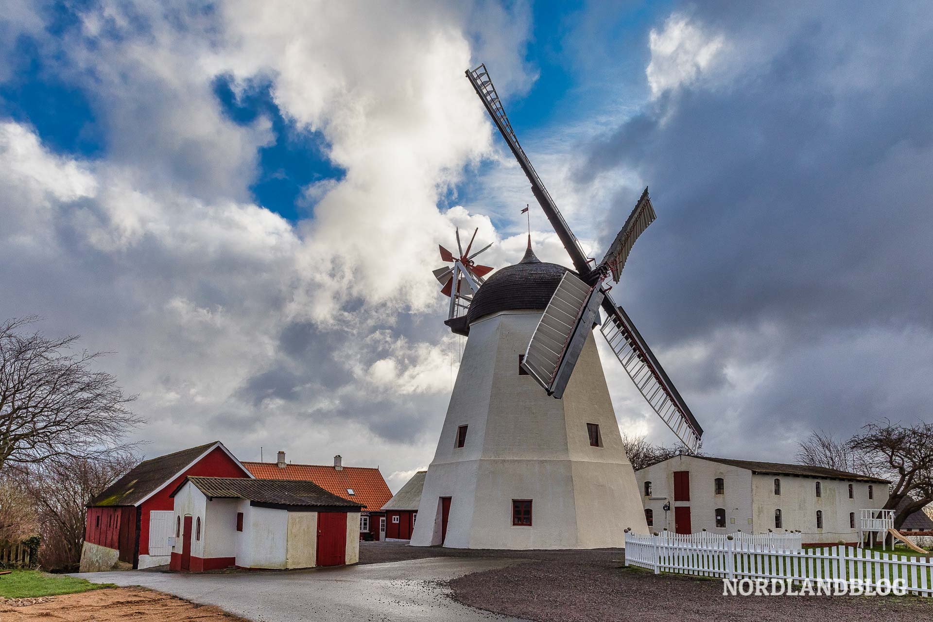 Aarsdale Mølle - die Windmühle an der Küstenstraße von Bornholm
