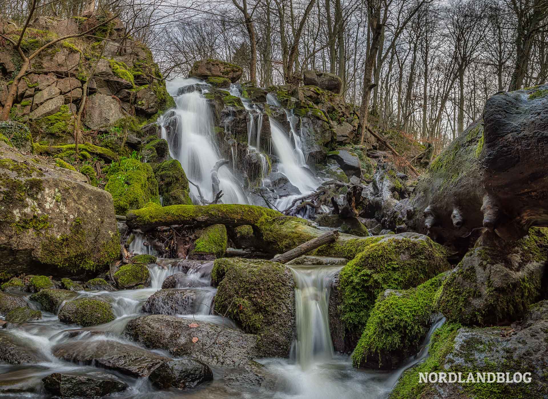 Der Døndalen Wasserfall auf Bornholm ist Dänemarks höchster Wasserfall. 