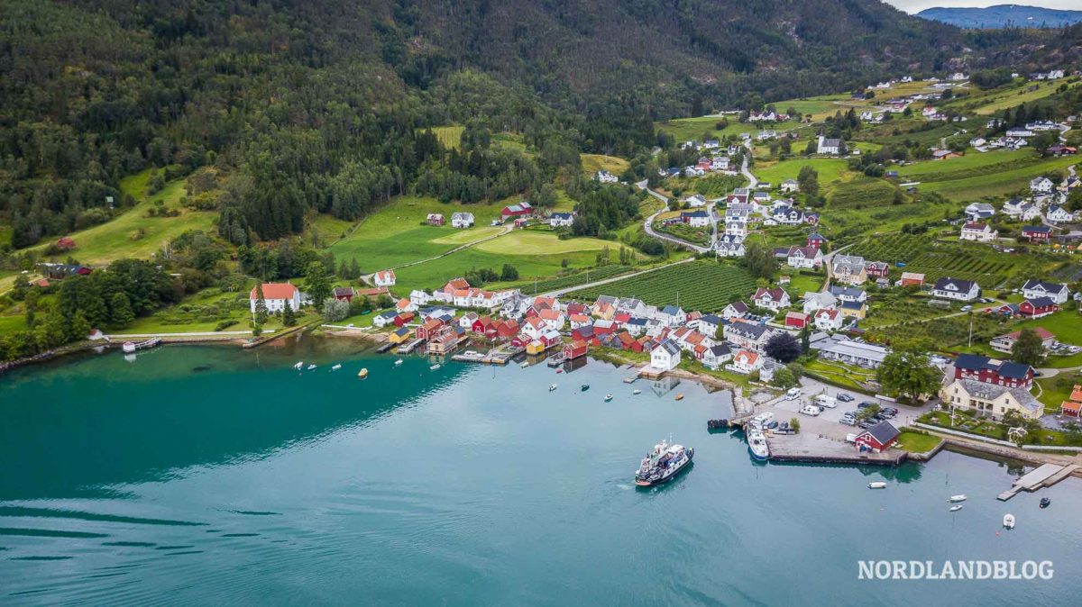 Drohnenbild von Solvorn am Sognefjord in Norwegen (Luster Kommune)