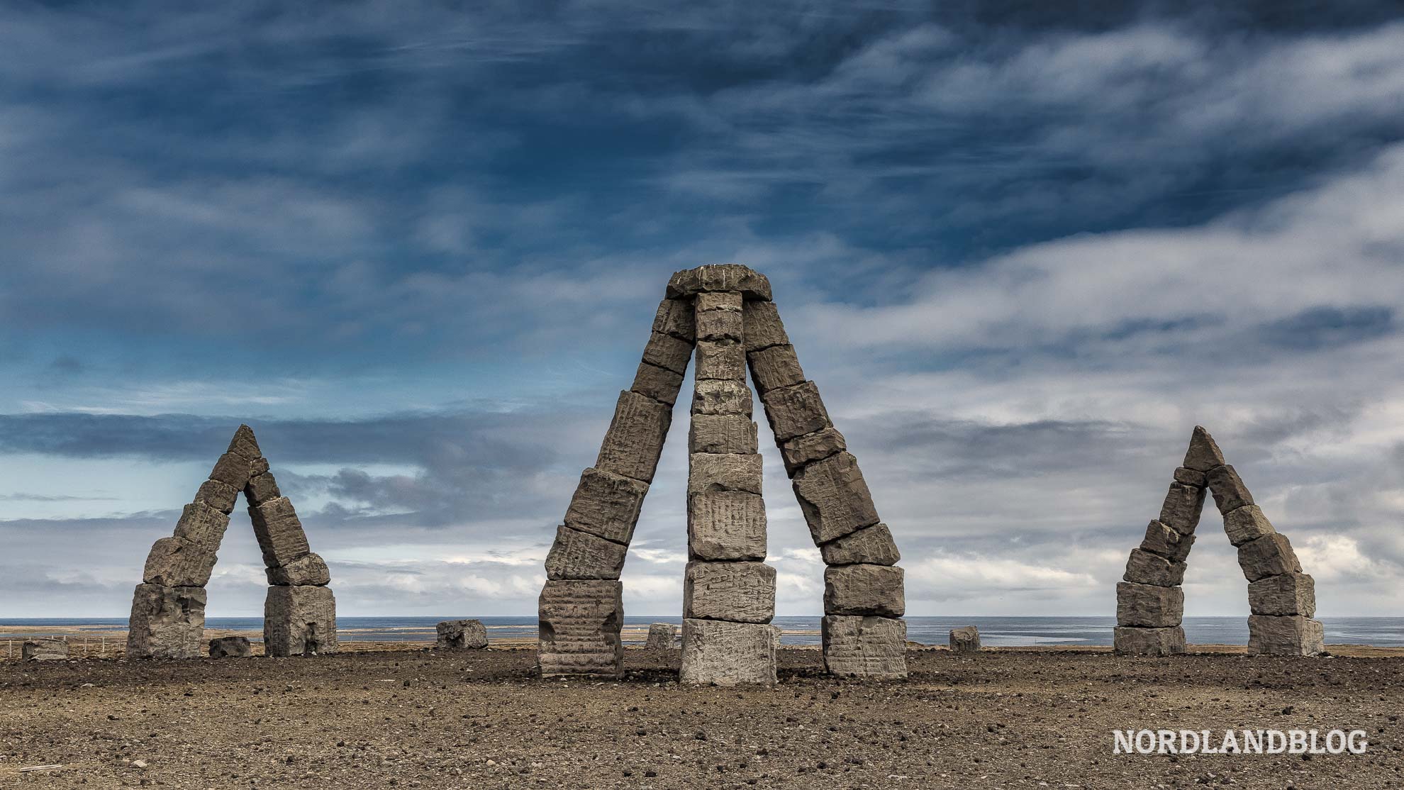 Arctic Henge Nordisland Kastenwagen Rundreise Island Nordlandblog