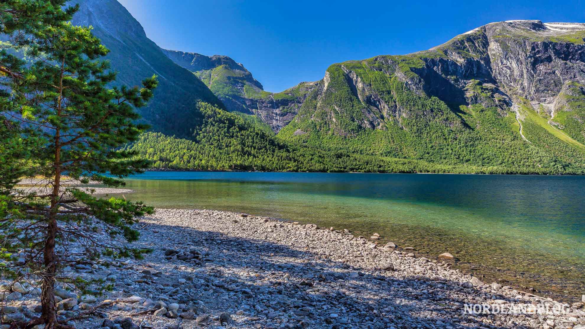 Bergsee Eikesdalvatnet im Eikesdalen (Norwegen) Nordlandblog