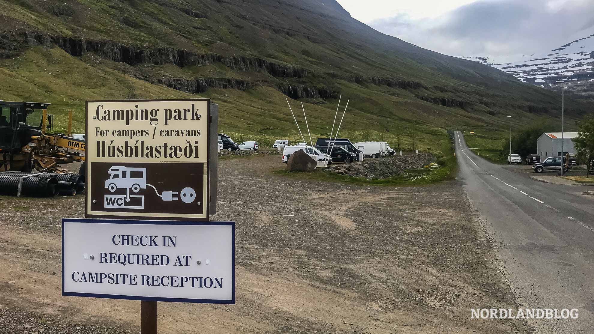 Campingplatz und Stellplatz für unseren Kastenwagen im Fährhafen Seyðisfjörður (Island) Nordlandblog