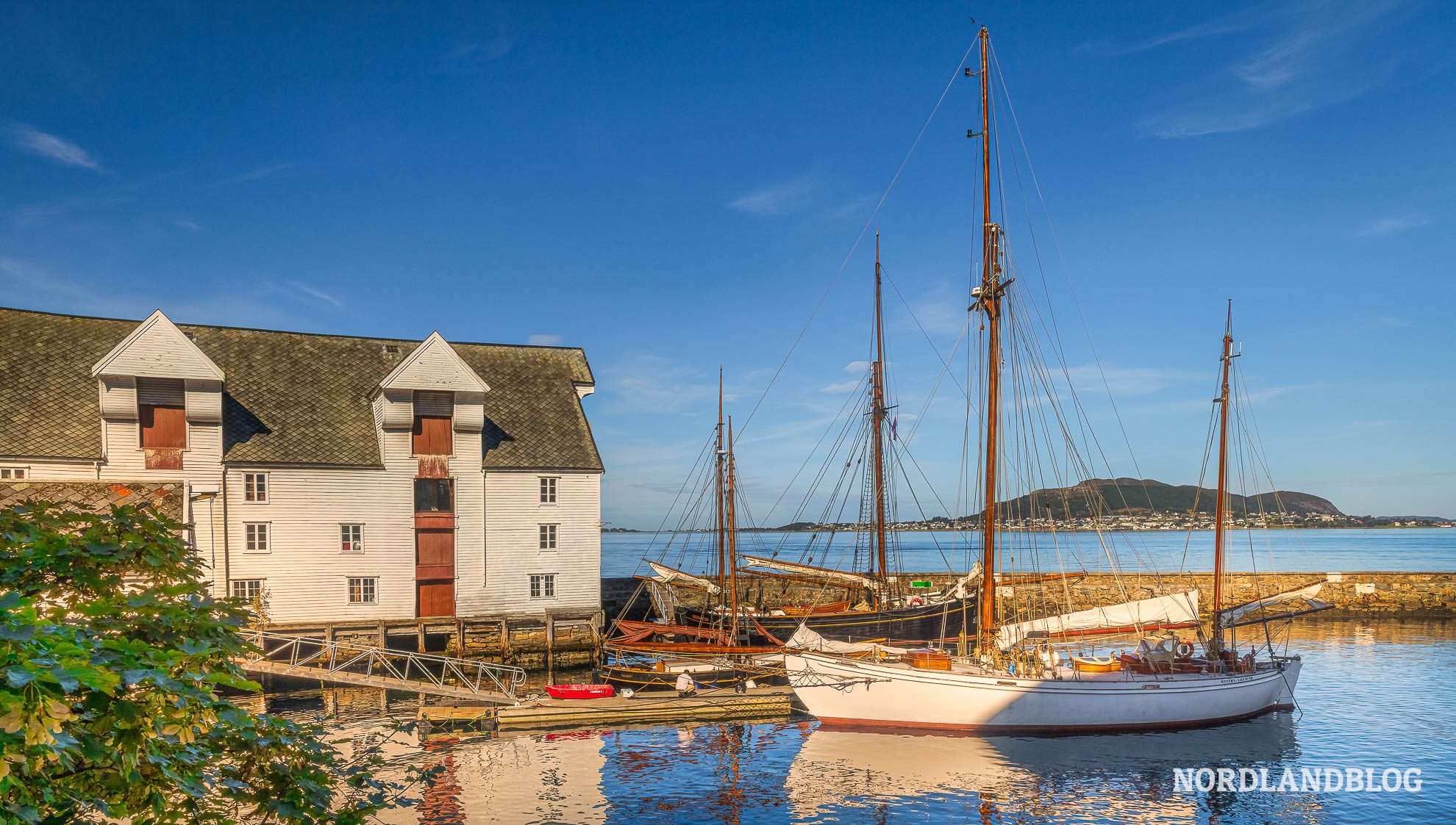 Hafen unterhalb Aksla in Alesund Norwegen