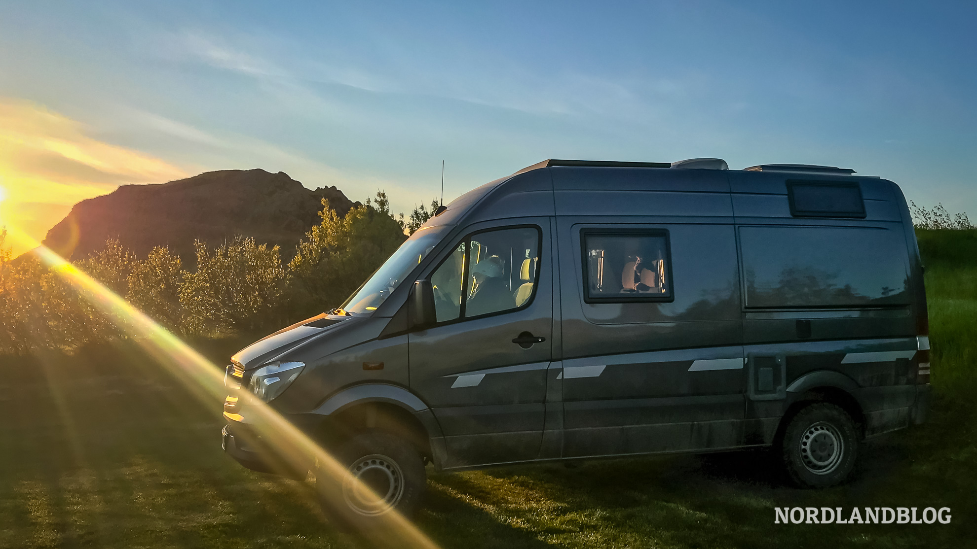 Sonnenuntergang-auf-dem-Campingplatz-Skagaströnd-Campsite-Nordisland-Nordlandblog