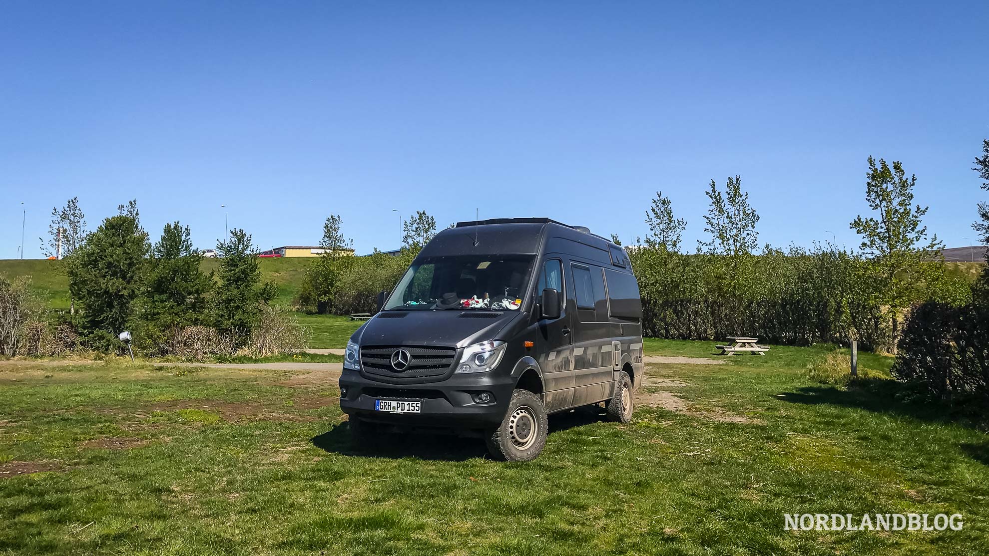 Unser Kastenwagen auf dem Campingplatz Gladheimar Cottages Blönduós Island (Nordlandblog)