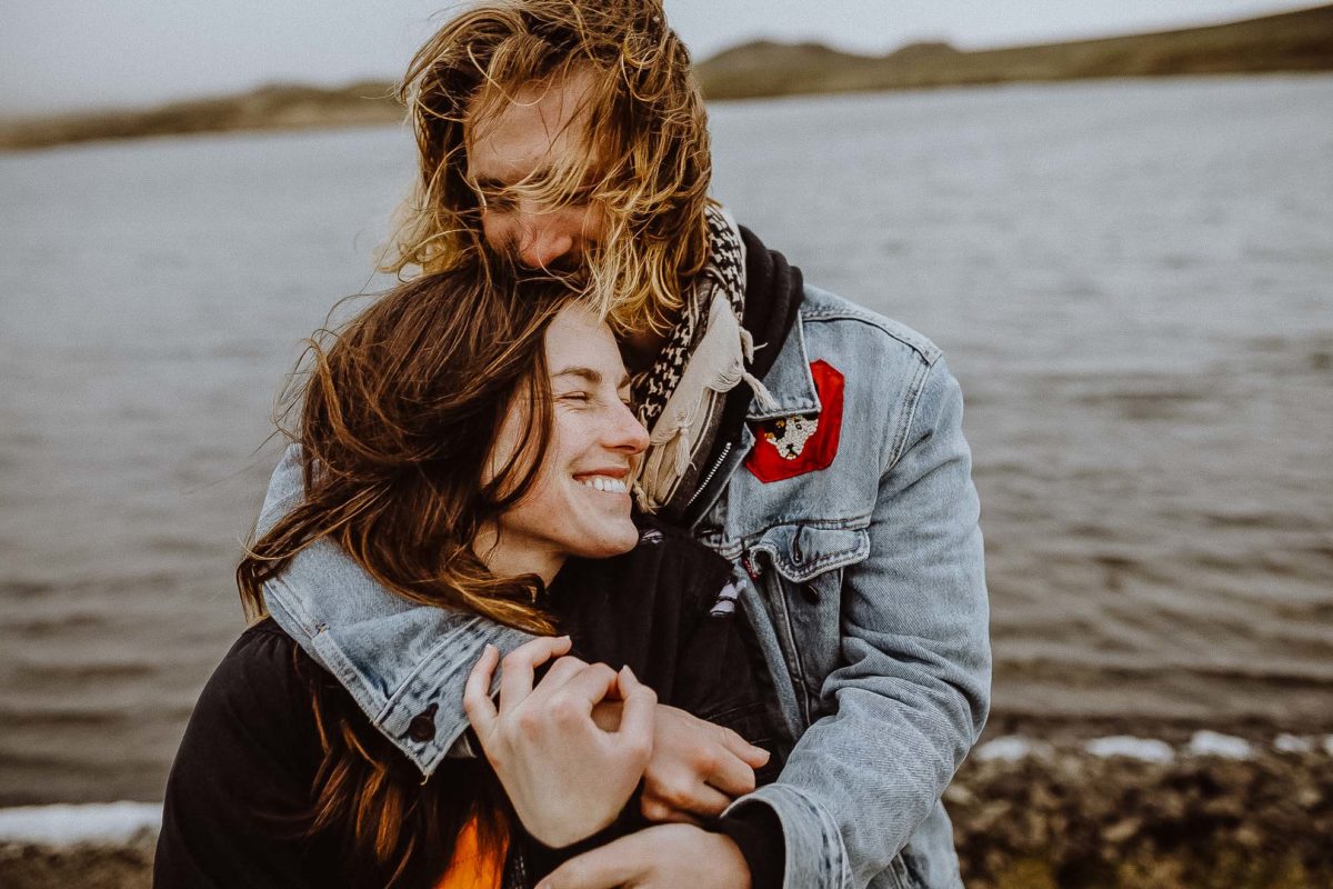 Lili und Sean aus San Francisco erkunden ebenfalls Island. 