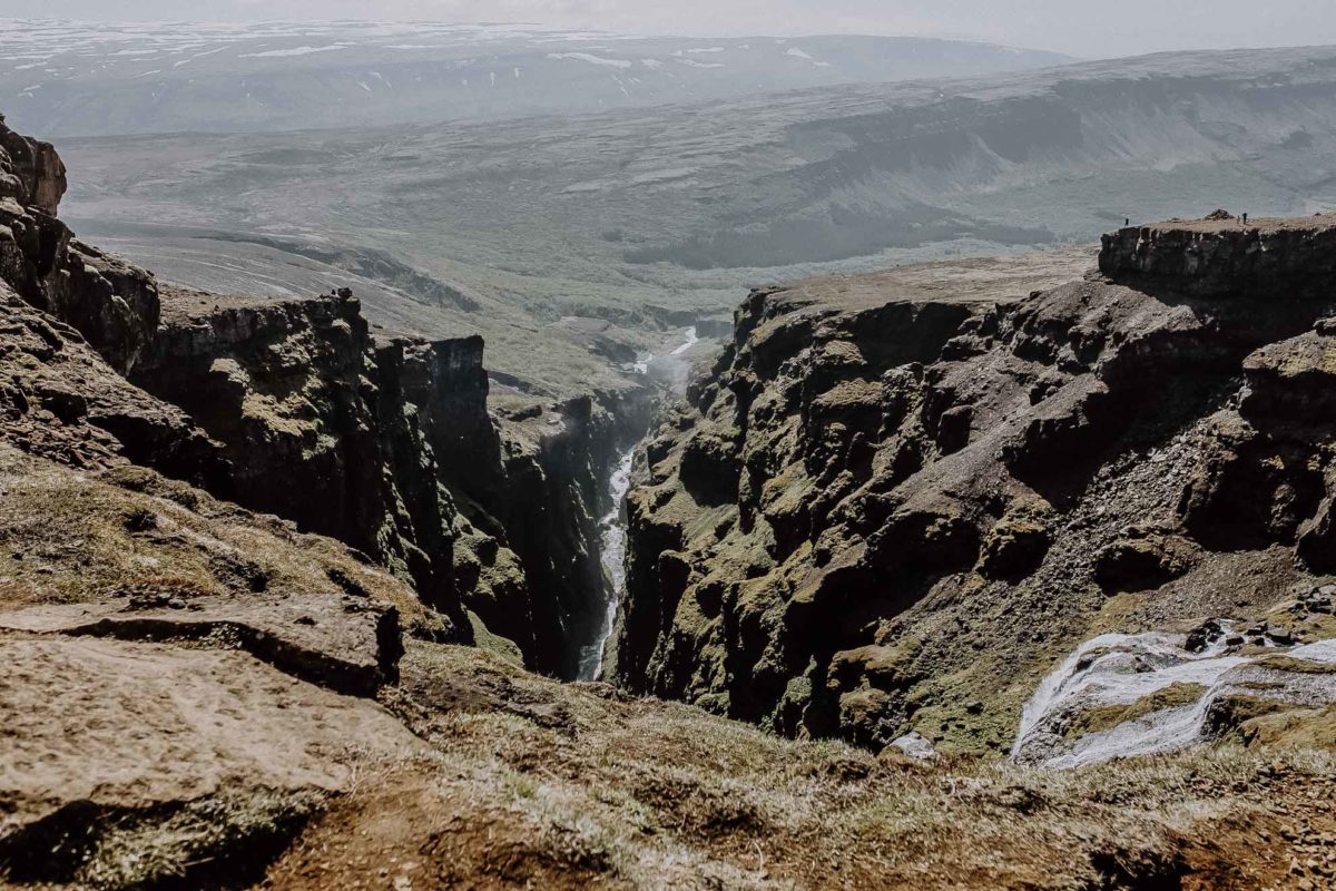 Hike zum Glymur Wasserfall.