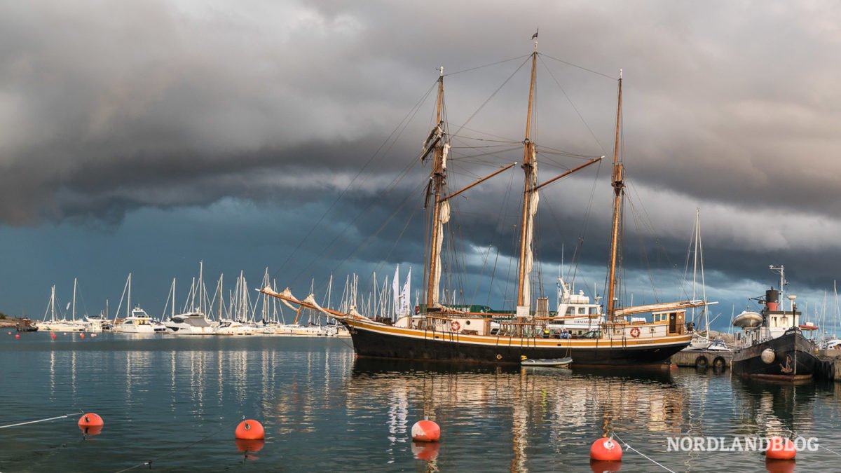 Altes Segelschiff im Hafen von Hanko