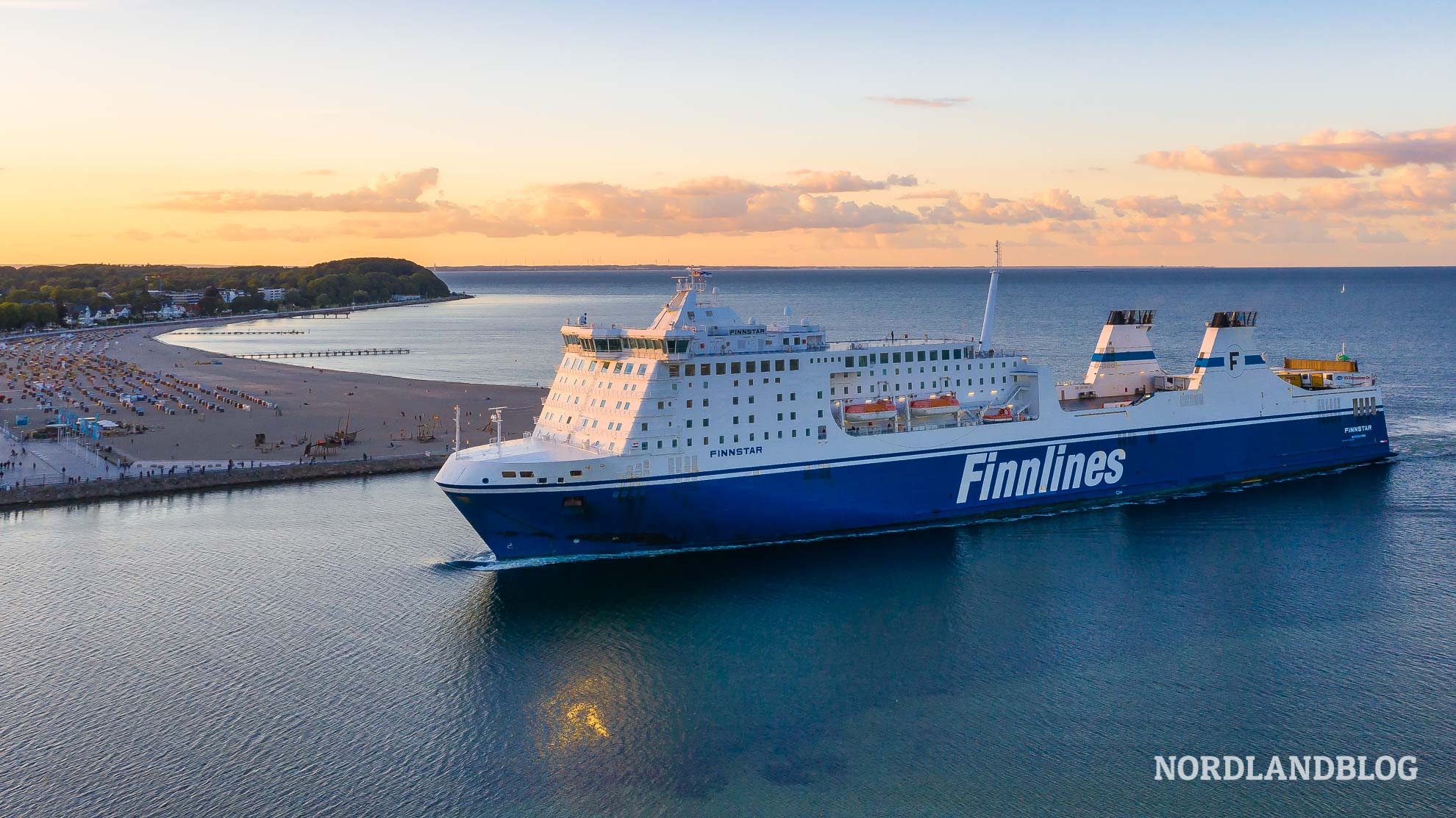 Fähre-der-Finnlines-in-Travemünde-Nordland-Tour-2020-Kastenwagen-Roadtrip-Rundreise-Finnland-Norwegen