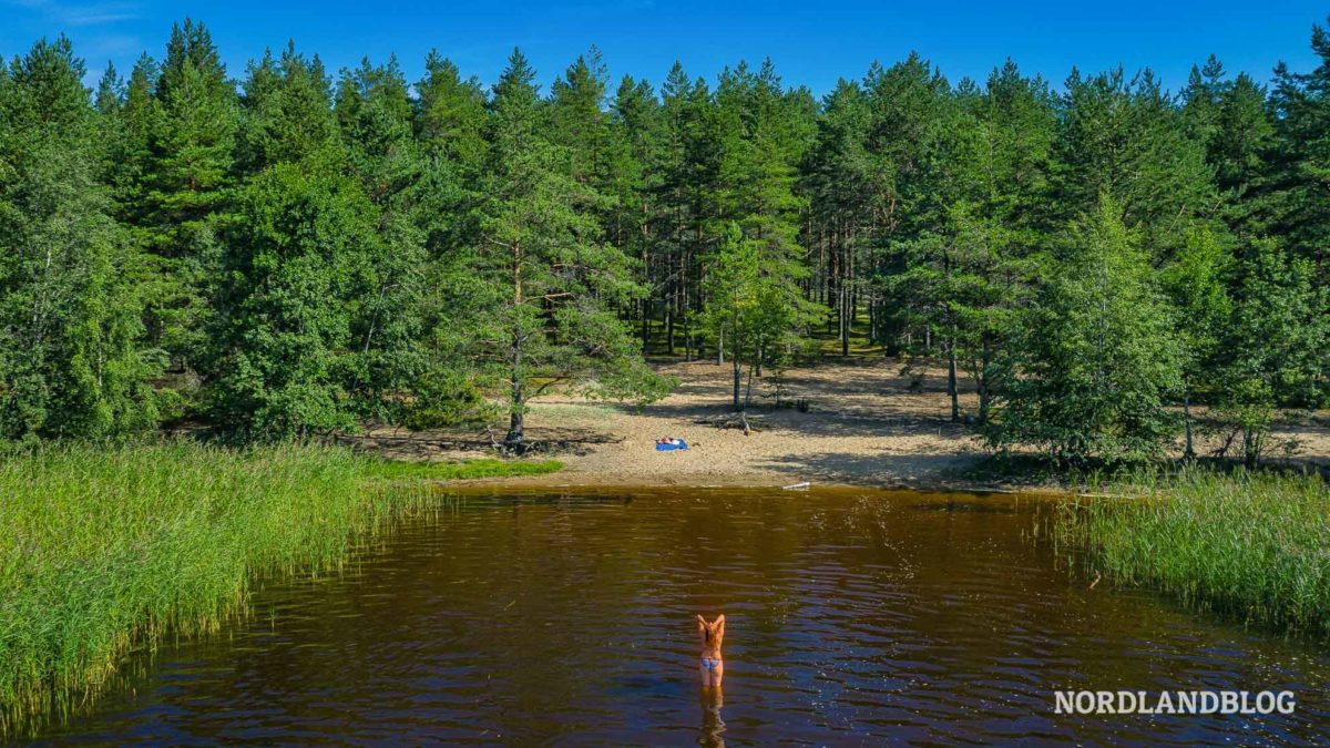 Bad in der Ostsee an den Stränden Laajalahden uimaranta bei Kokkola