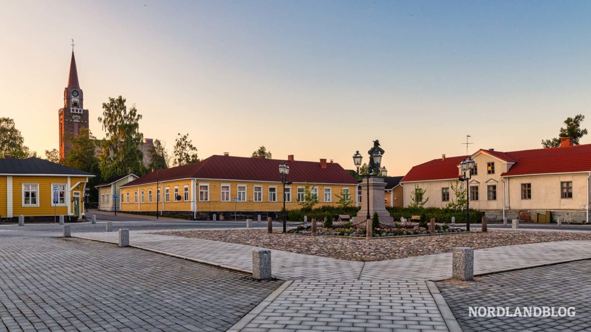 Marktplatz-der-alten-Stadt-Raahe-Finnland