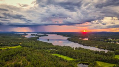 Titelbild Sonnenuntergang über dem Oulanka-Nationalpark Finnland