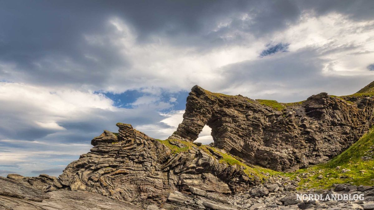 Kirkeporten Felsen Nordkapp Norwegen