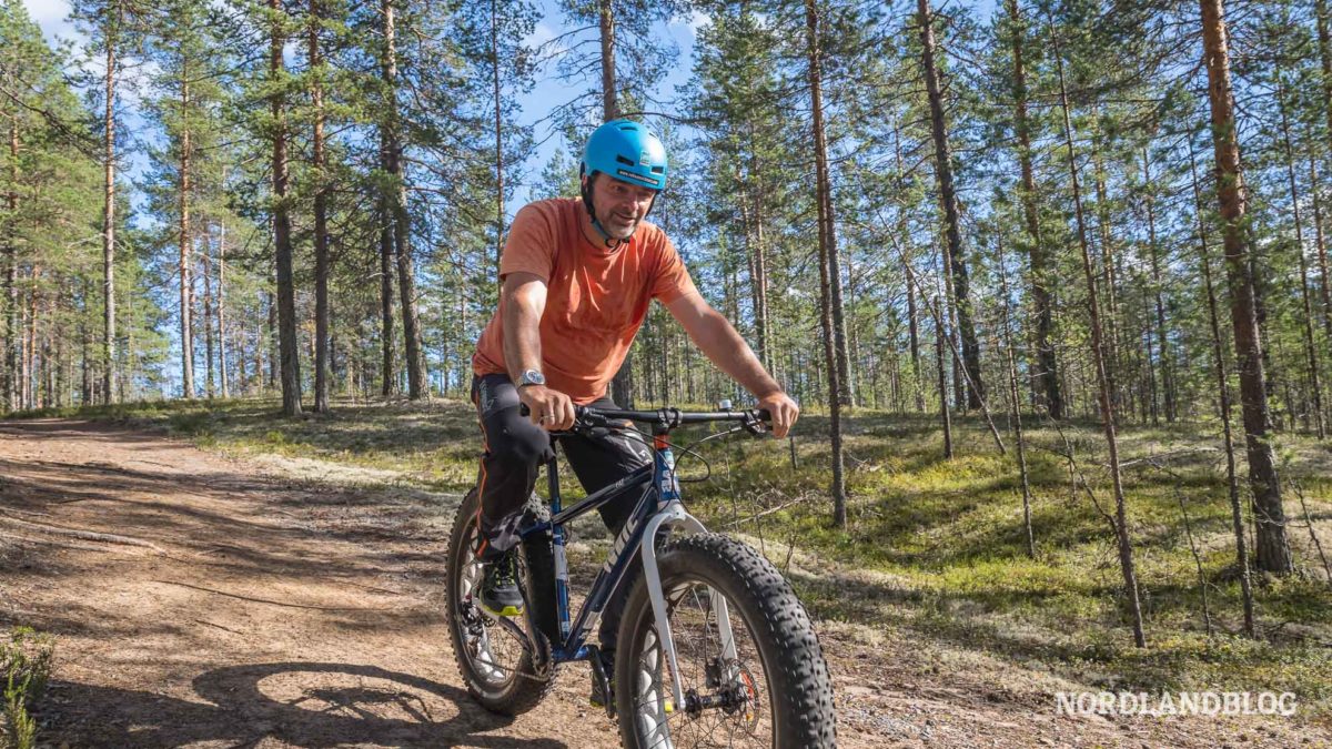 Sirko auf einem Fatbike im Rokua Nationalpark Finnland