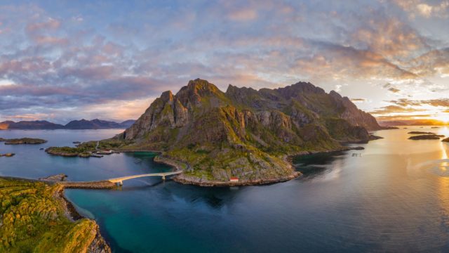Titelbild Nordlandtour 2020 Bergmassiv bei Henningsvær auf den Lofoten in Norwegen