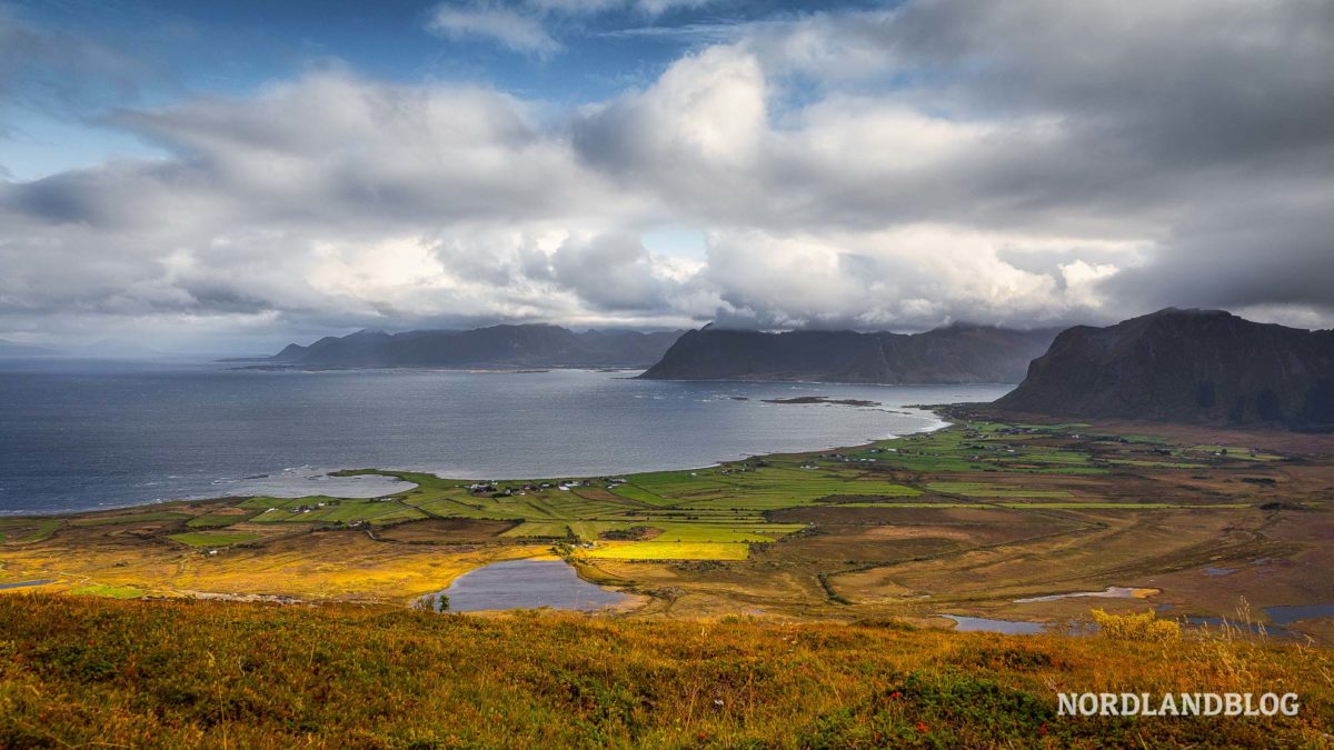 Aussicht vom Hoven über Gimsøy Lofoten Norwegen