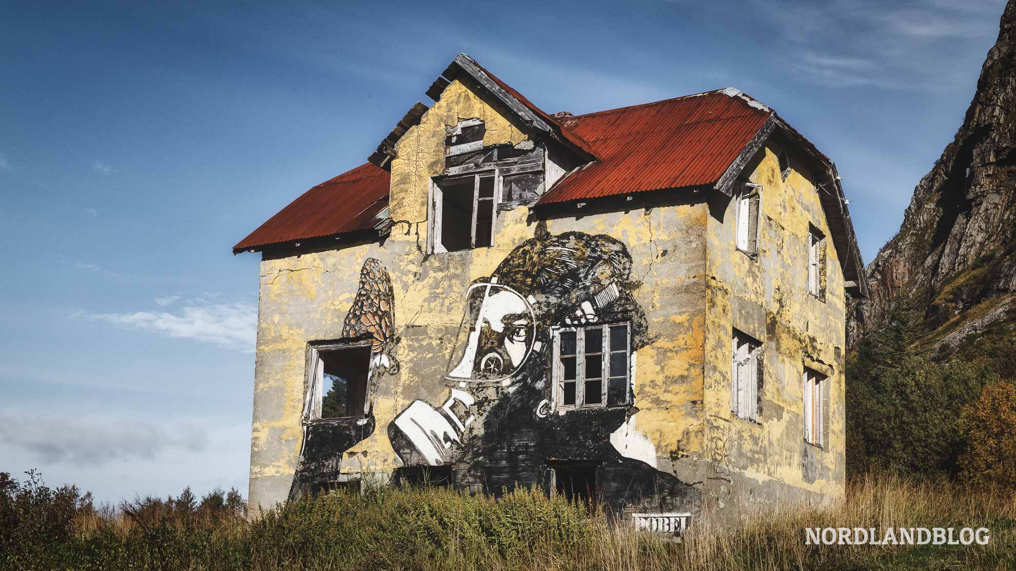 Street Art Lost Places auf Gimsøya Lofoten Norwegen