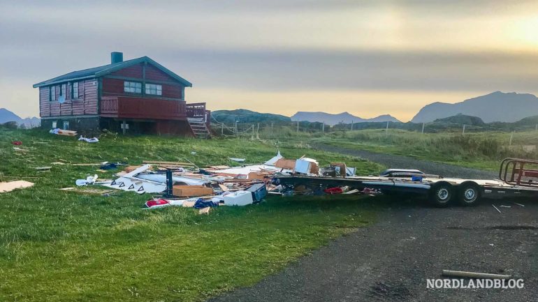Wohnwagen zerstört durch Orkan auf den Lofoten