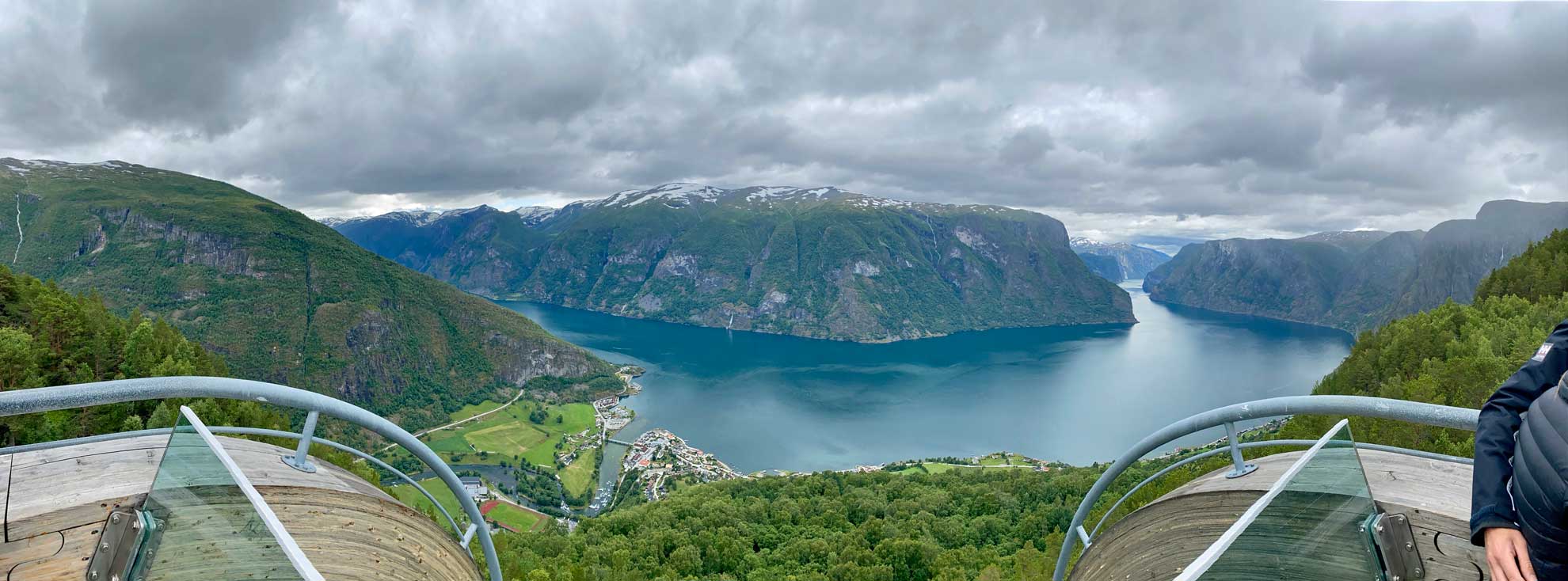 Tolles Panorama an der Aussichtsplattform Stegastein (Entstanden bei unserer Elternzeitreise in Norwegen)