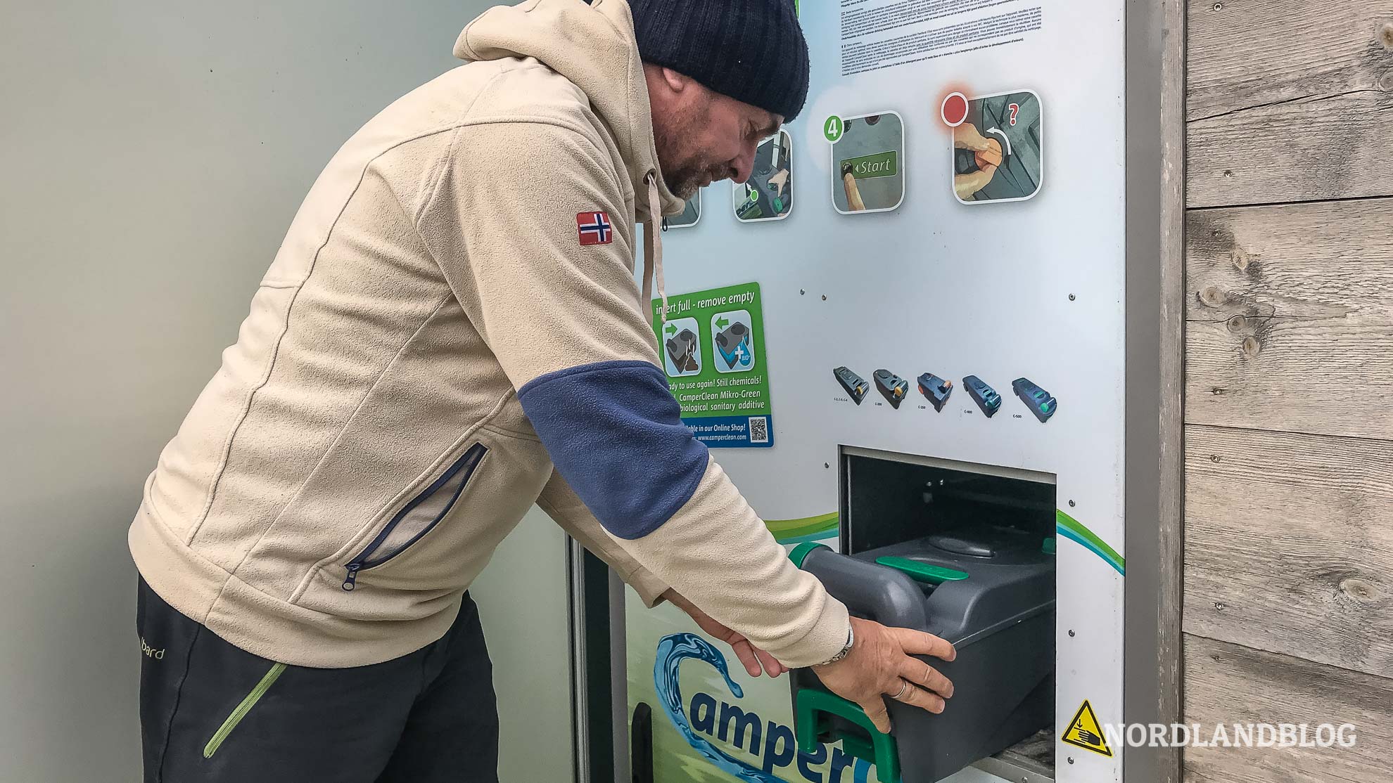 Entsorgung Wohnmobil Toilette Station Camping auf den Lofoten 