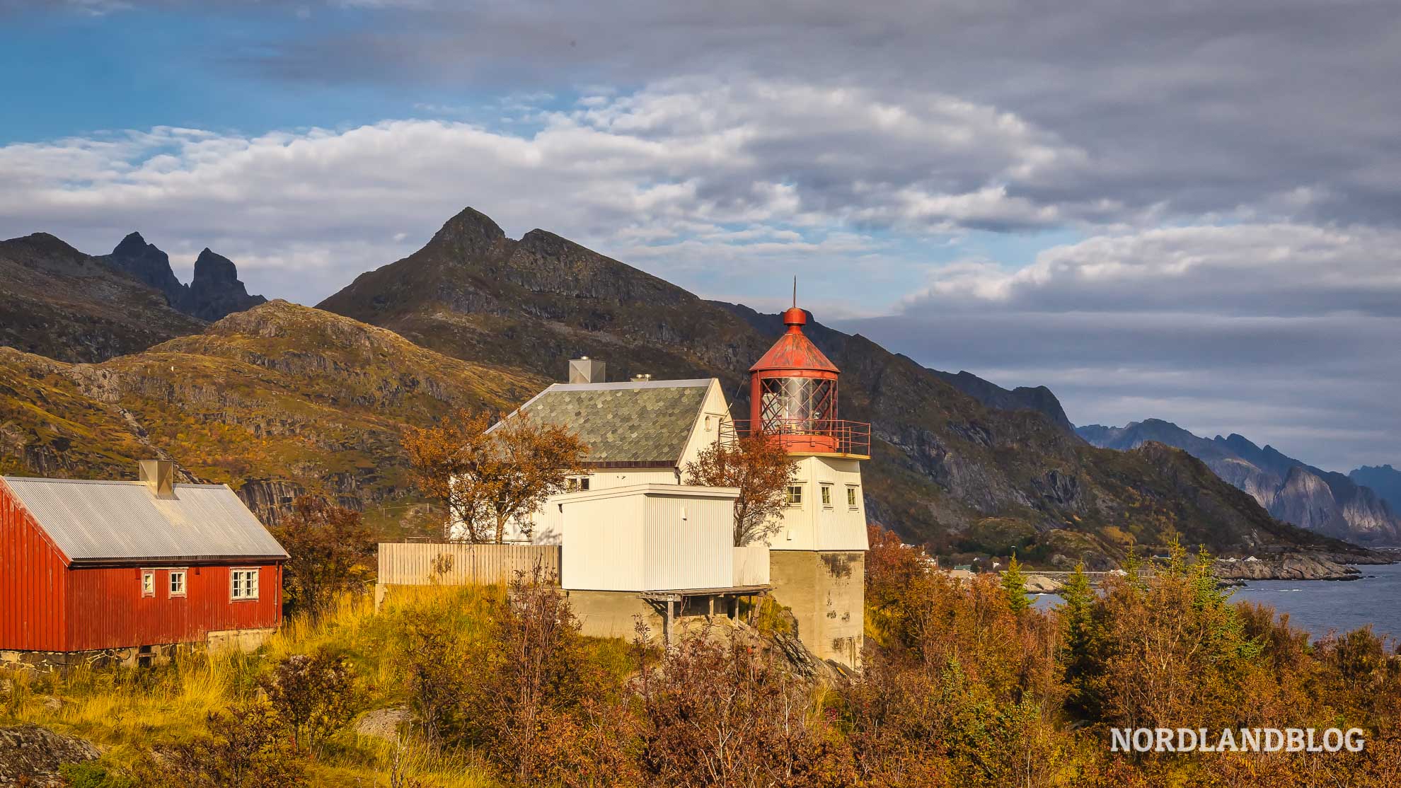 Leuchtturm Glåpen Fyr - eine Sehenswürdigkeit auf den Lofoten