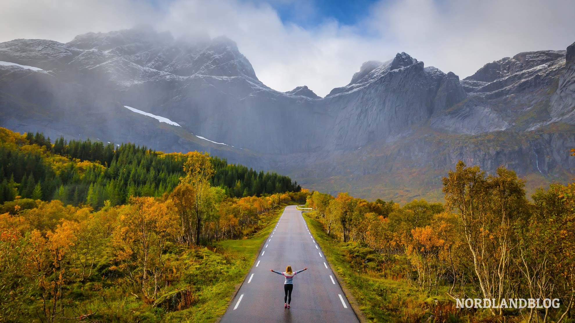 Populärer Instagram Fotospot - Strasse nach Nusfjord (Lofoten)