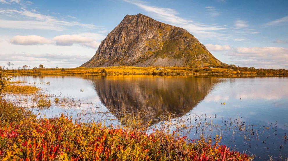 Titelbild Wanderung auf den Hoven auf den Lofoten in Norwegen
