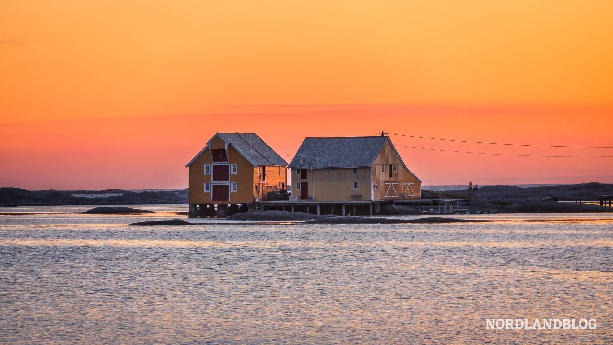 Fischerhäuser an der Küste Traumstrassen Norwegen Atlantikstrasse Atlanterhavsveien