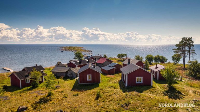 Fischerhäuser auf der Insel Maakalla Ostseeküste Finnland