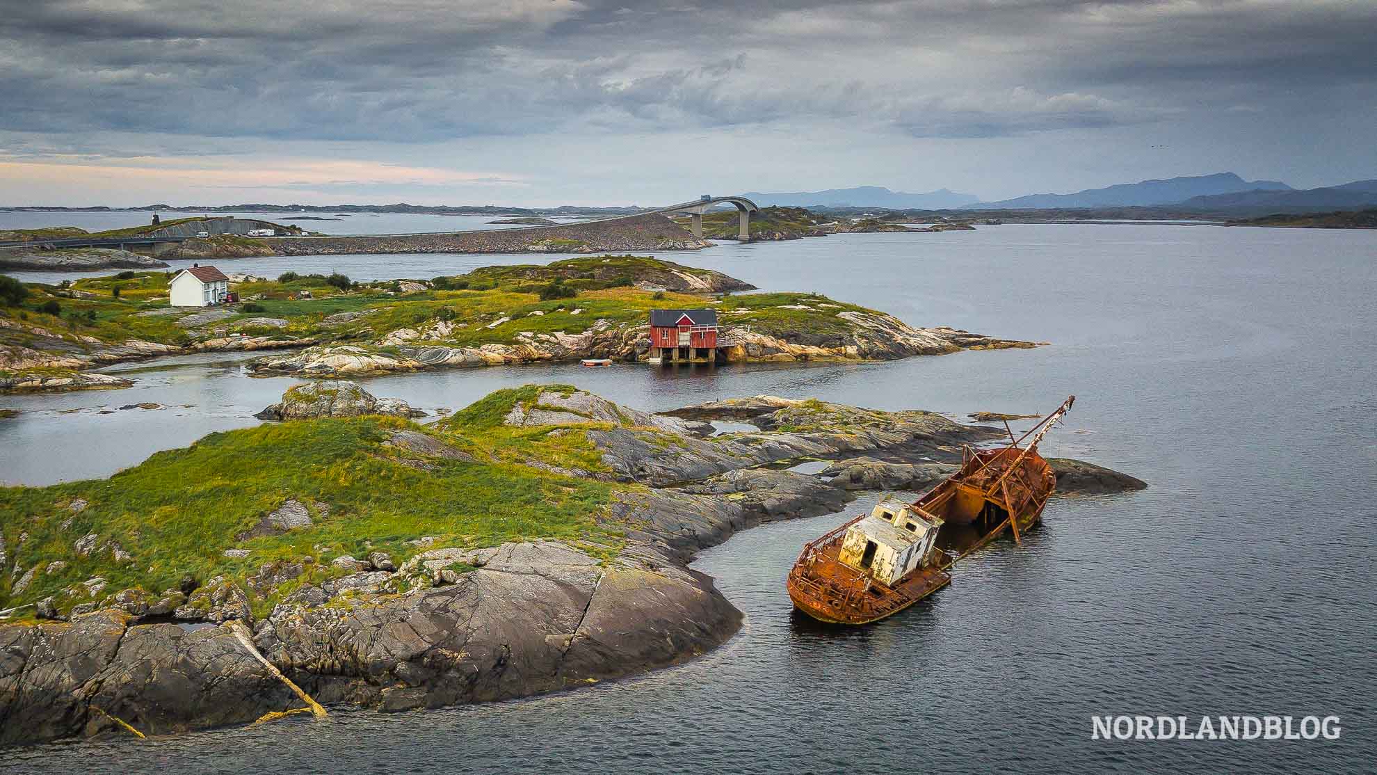 Schiffswrack Traumstrassen Norwegen Atlantikstrasse Atlanterhavsveien