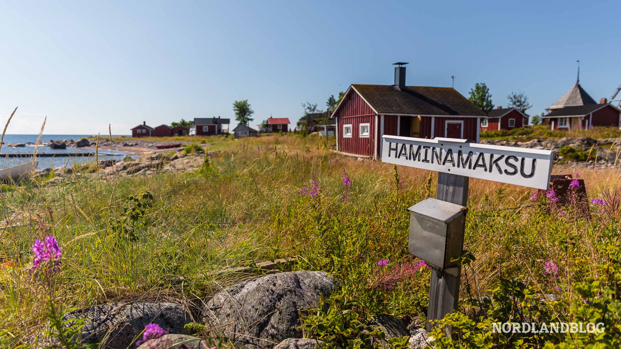 Sommeridylle auf der Insel Maakalla Ostseeküste Finnland