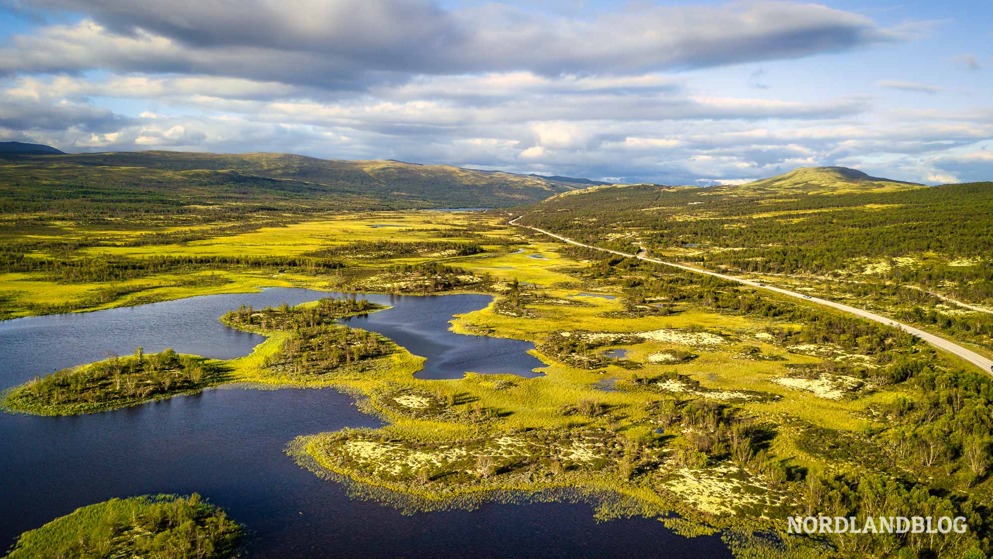 Drohnenaufnahme_Dovrefjell_Suempfe_Europastrasse