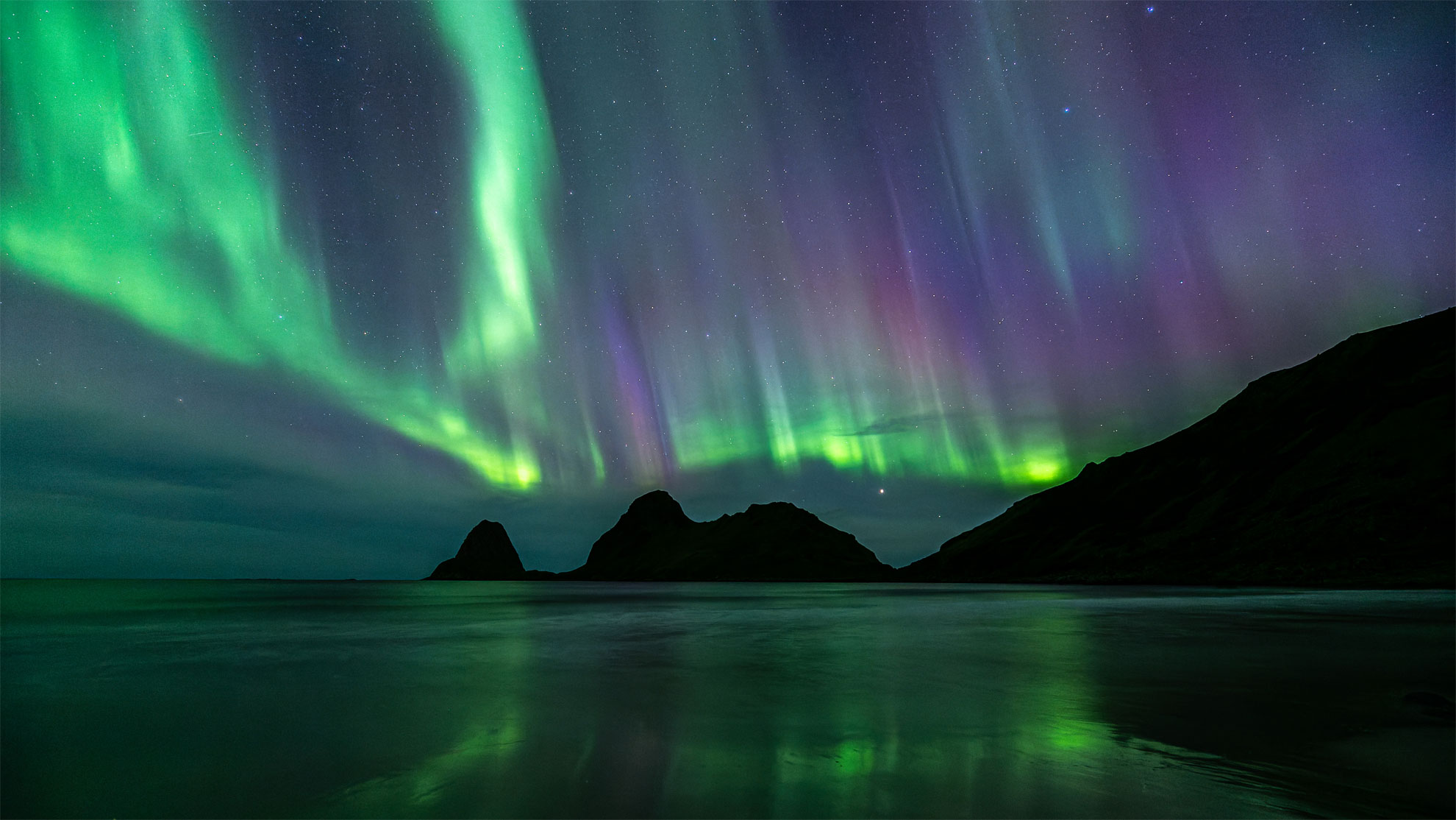 Polarlichter-auf-den-Vesteralen