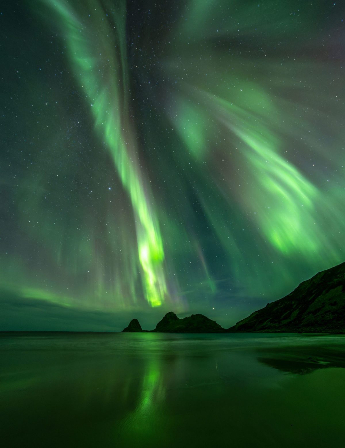 Lady-Aurora-tanzt-im-Norden-von-Norwegen