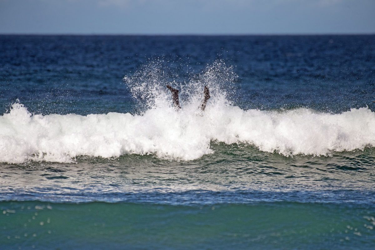 Aller-Anfang-ist-schwer-Surfen-lernen-in-Norwegen