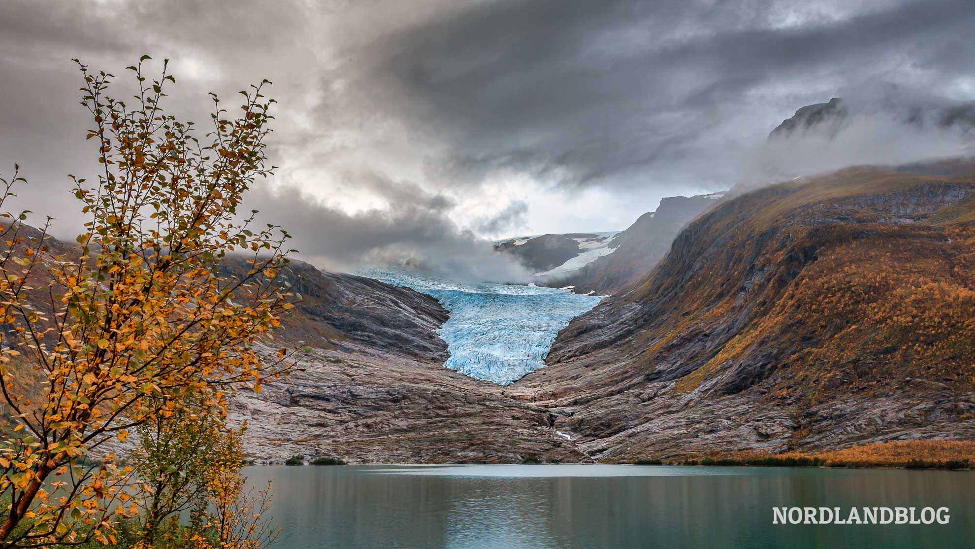 Ausblick zur Gletscherzunge Engabreen - Wanderungen an der Helgelandskysten, Norwegen