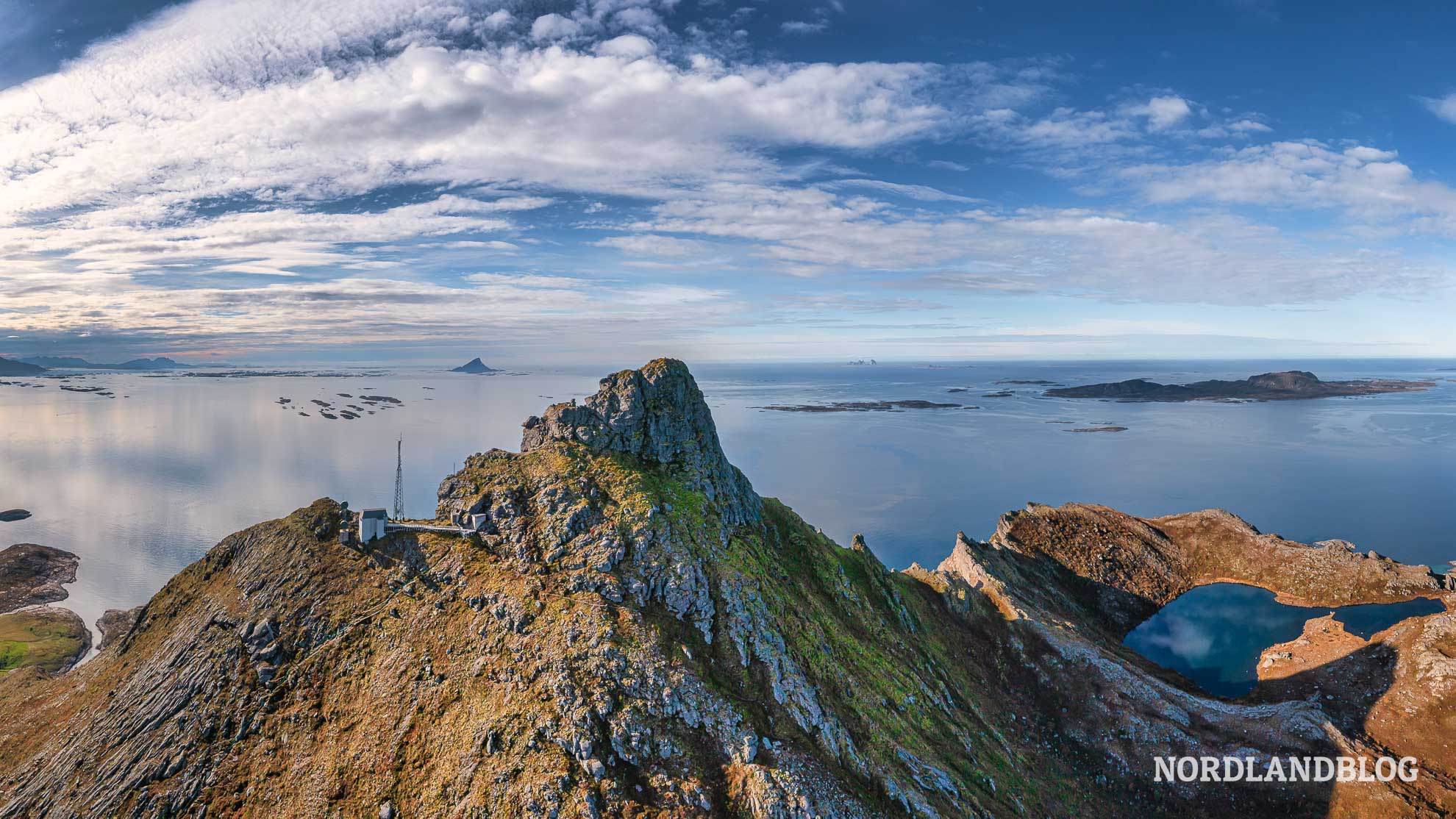Drohnenaufnahme vom Hestmannen-Wanderung an der Helgelandskysten, Norwegen