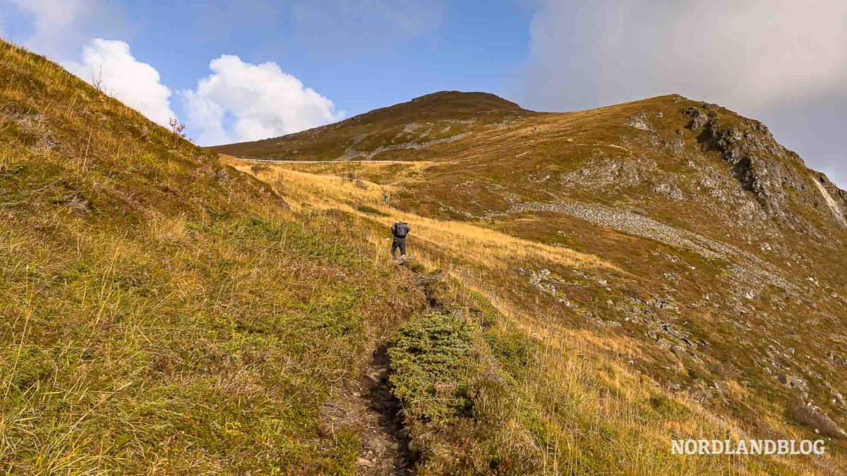 Erste Etappe Wanderung Haen Insel Vaeroy Lofoten Norwegen