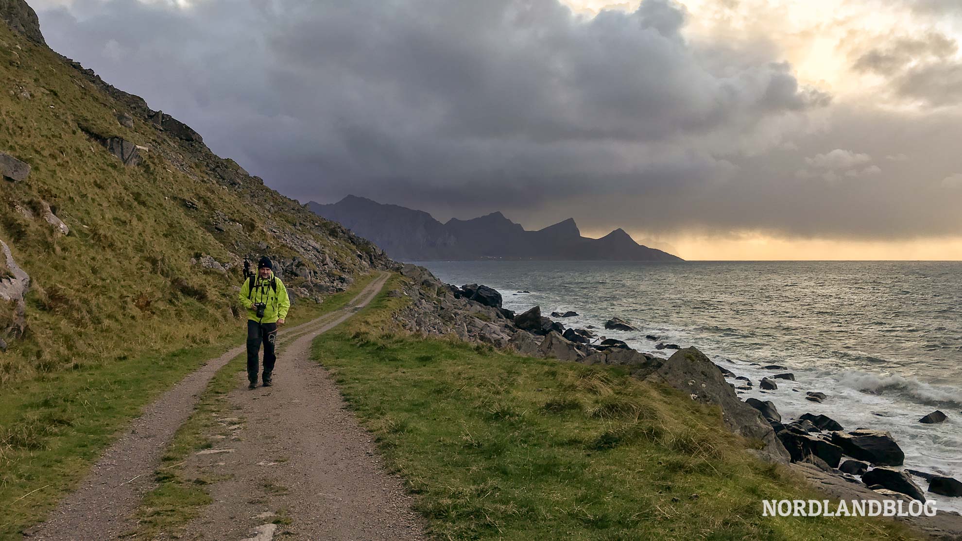 Rundweg Wanderung Haukland Beach Rundwanderung Uttakleiv Lofoten Norwegen