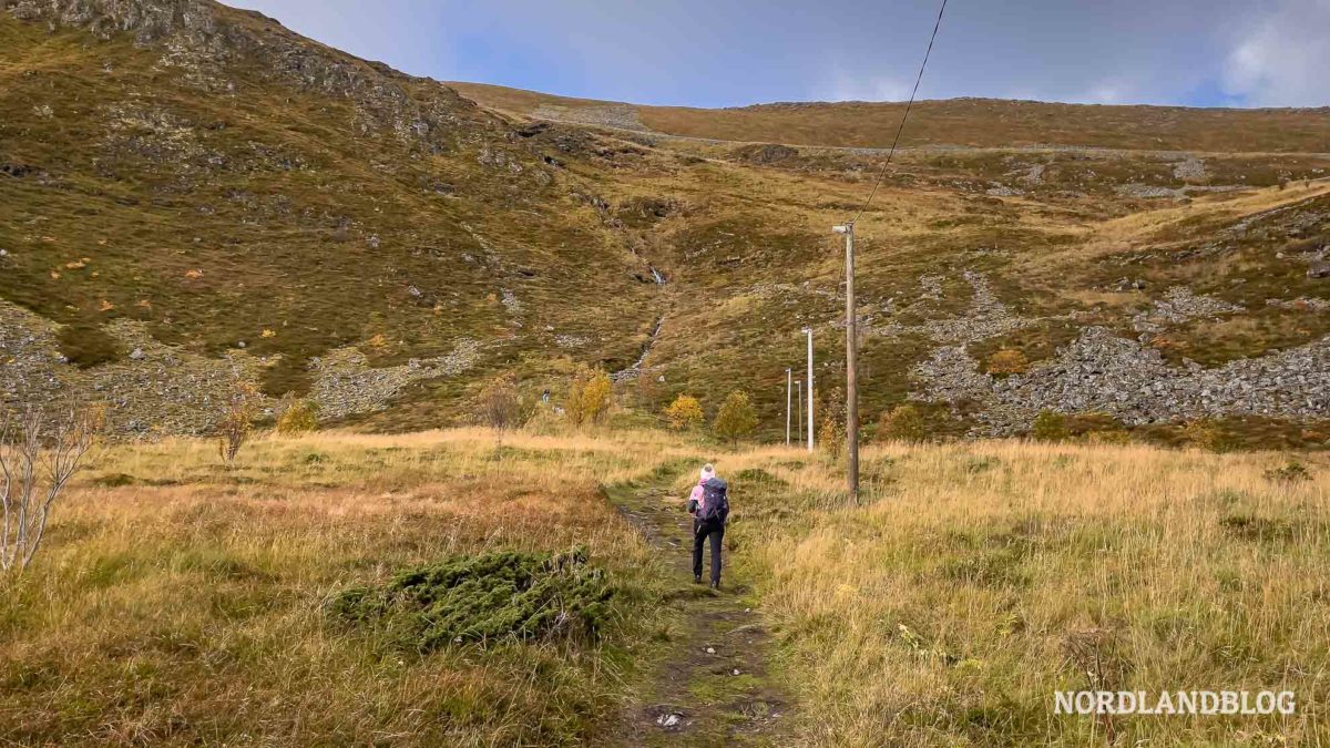 Weganfang Wanderung Haen Insel Vaeroy Lofoten Norwegen