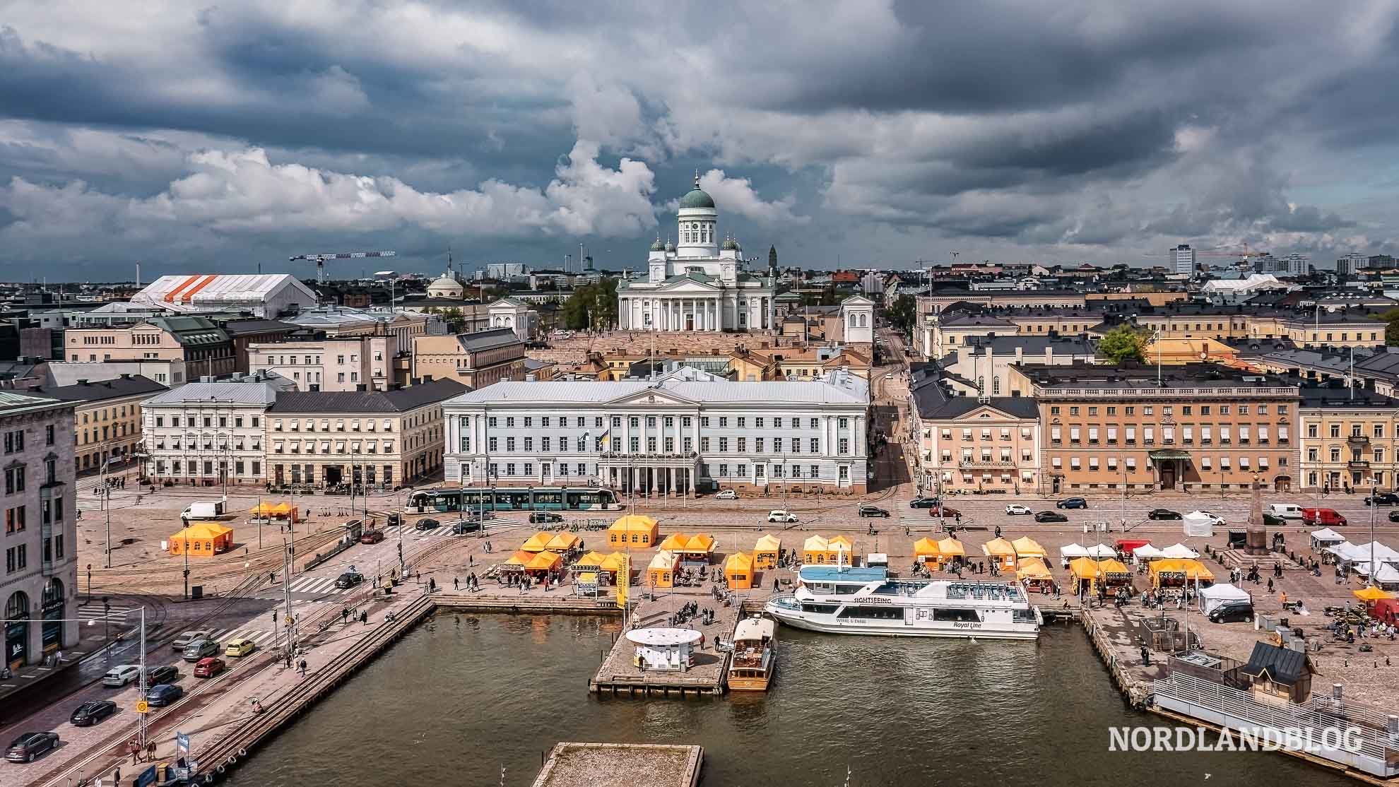 Glücksorte in Helsinki Skyline und Hafen Finnland