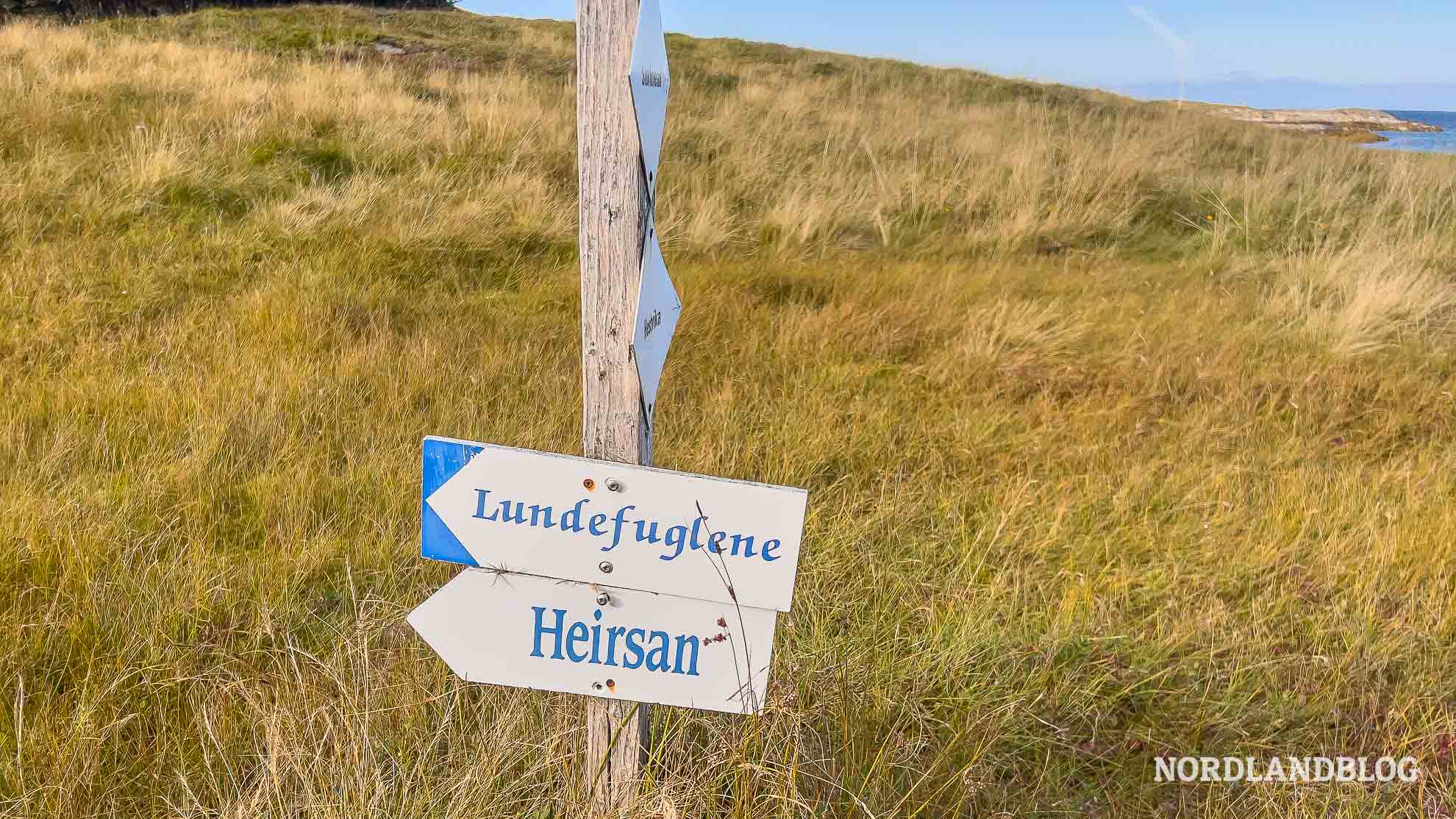 Wegweiser Insel Lovund Papageitaucher in Norwegen