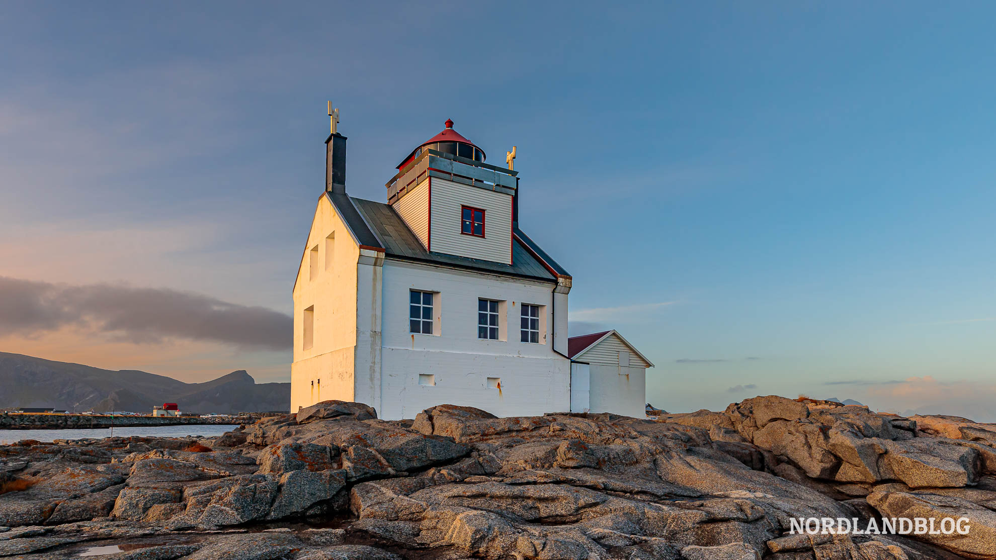 Leuchtturm in Sørland auf Værøy