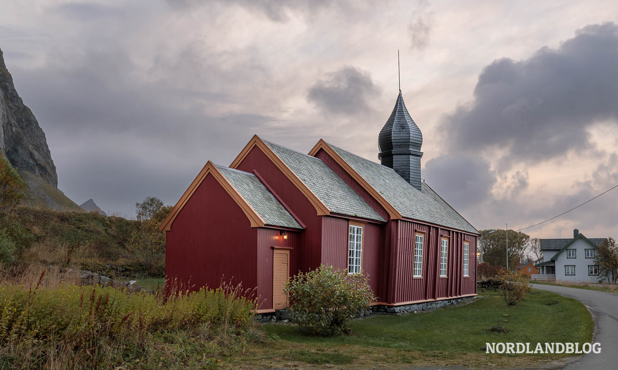 Historische Kirche in Nordlandshagen auf der Insel Værøy