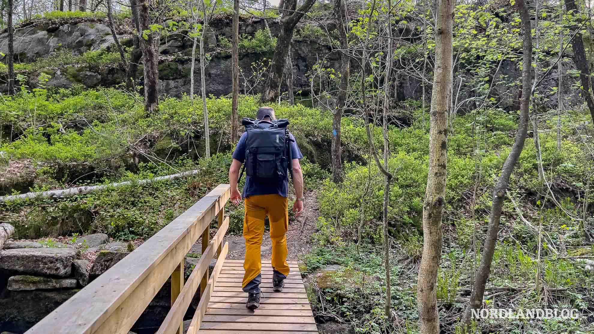 Unterwegs auf der Lille Preikestolen Wanderung Kristiansand Norwegen